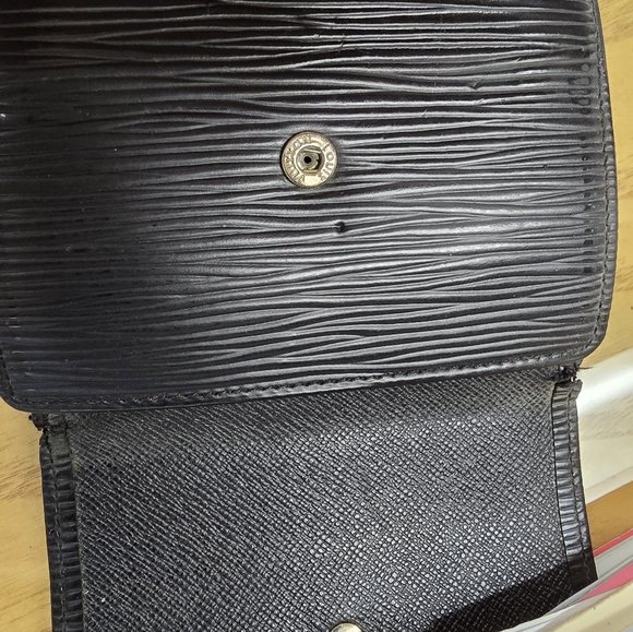 LV Epi Leather Snap wallet, excellent condition, see pics! - Picture 5 of 5